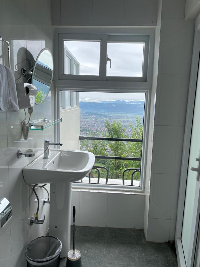 Hotel Pokharaeye Εξωτερικό φωτογραφία