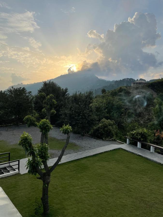 Hotel Pokharaeye Εξωτερικό φωτογραφία